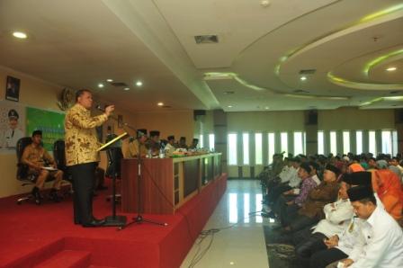 Bupati Yopi Dorong Gerakan Wajib Shalat Berjamaah di Masjid